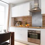 Private Apartment - Rue Cler - Eiffel Tower