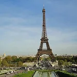Private Apartment - Rue Cler - Eiffel Tower