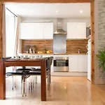 Private Apartment - Rue Cler - Eiffel Tower