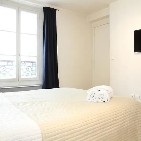 Private - Rue Cler - Eiffel Tower * Parigi